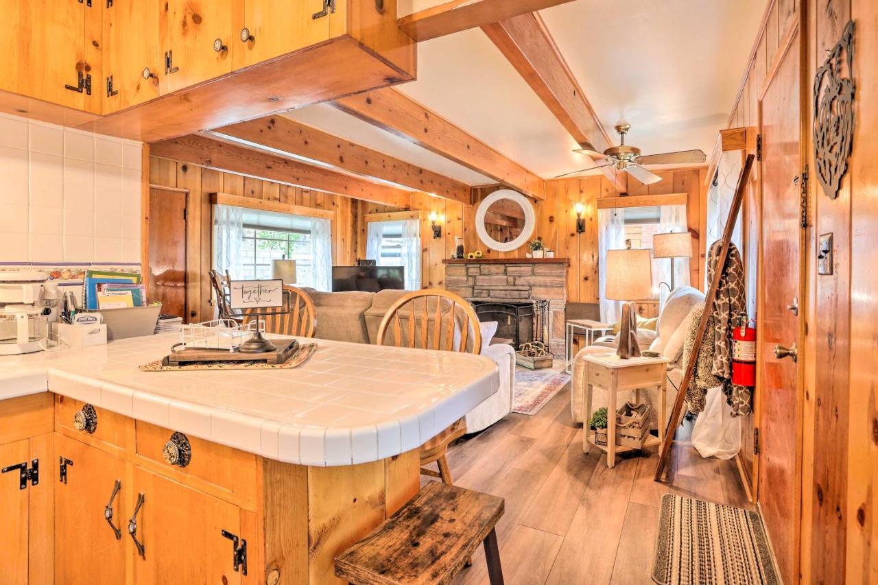 Wrightwood Cabin With Cozy Interior! エクステリア 写真
